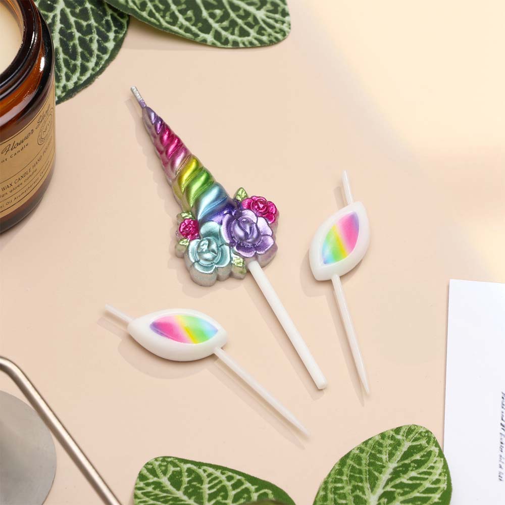 набор свечей для торта 3шт "волшебный единорог" разноцветные Набор свечей для торта 3шт "волшебный единорог" разноцветные