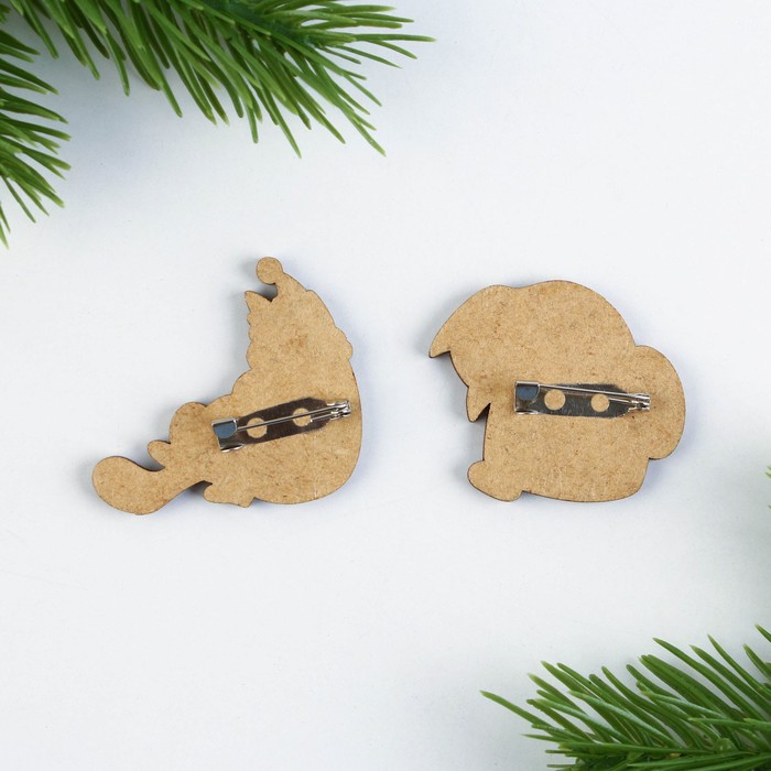 Новогодние значки "у деда мороза попрошу..." 2шт 8х12см