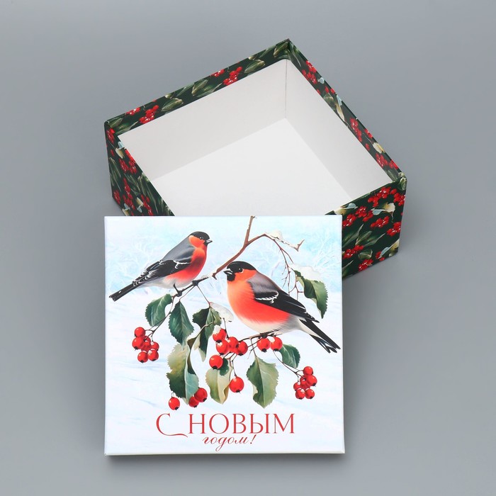 Коробка "снегири" 16х16х9см