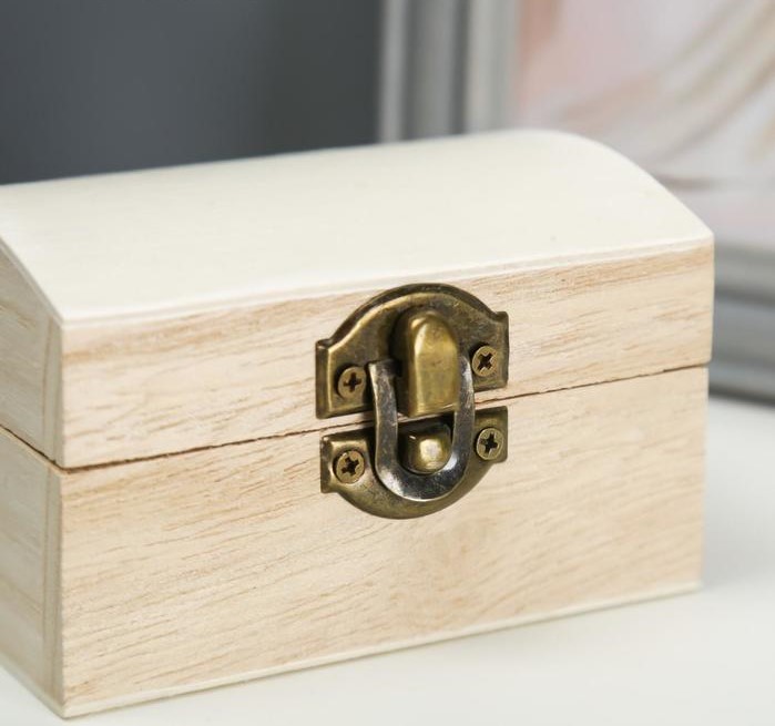 Шкатулка ларь 9,5х6х6,5см.
