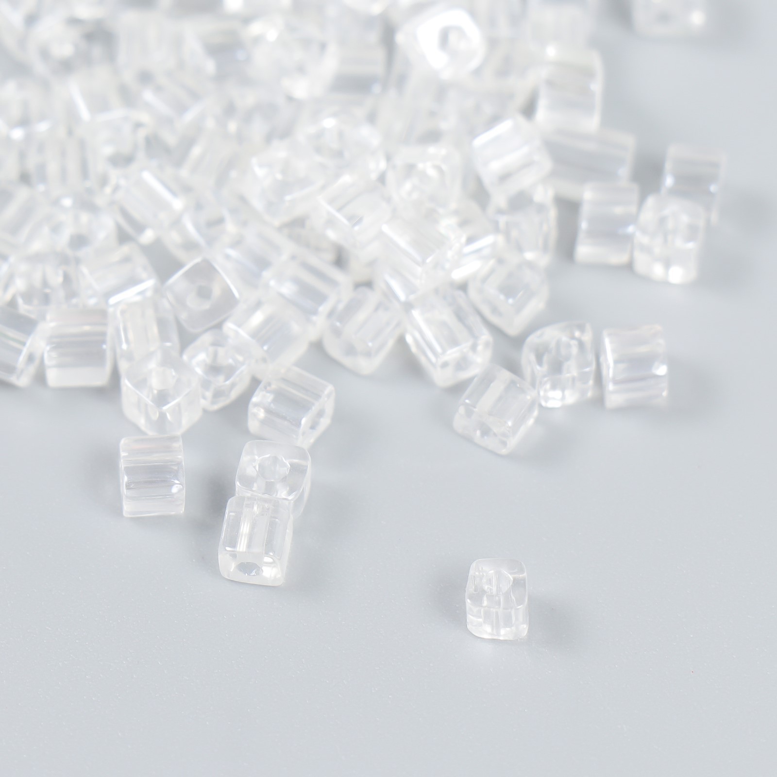 Бисер 6/0 10гр ''кубик прозрачный''