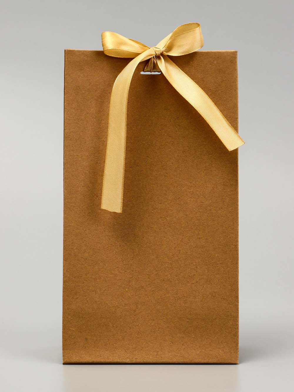 Пакет подарочный коричневый (13х23х7см) с лентой