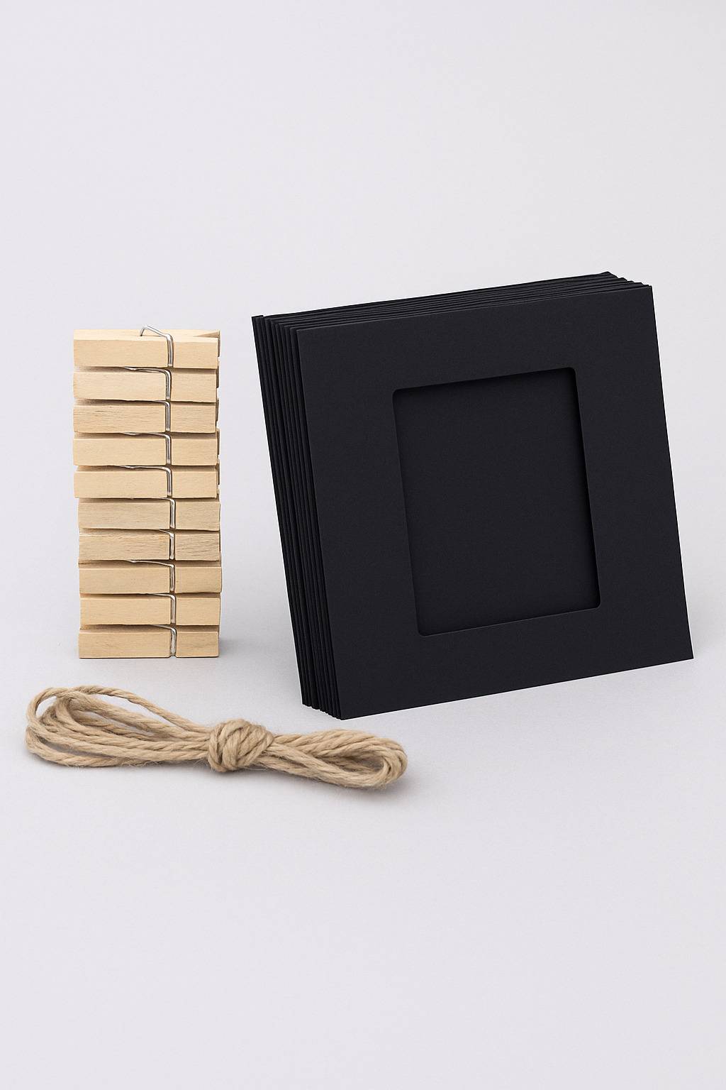 набор рамок для фото 9х9,5 без стекла крафт "classic" black на прищепках 10шт Набор рамок для фото 9х9,5 без стекла крафт "classic" black на прищепках 10шт