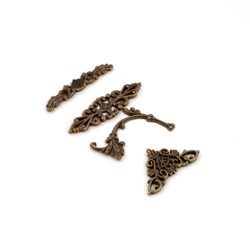 Декоративные элементы метал. "уголки, вензеля" 4шт