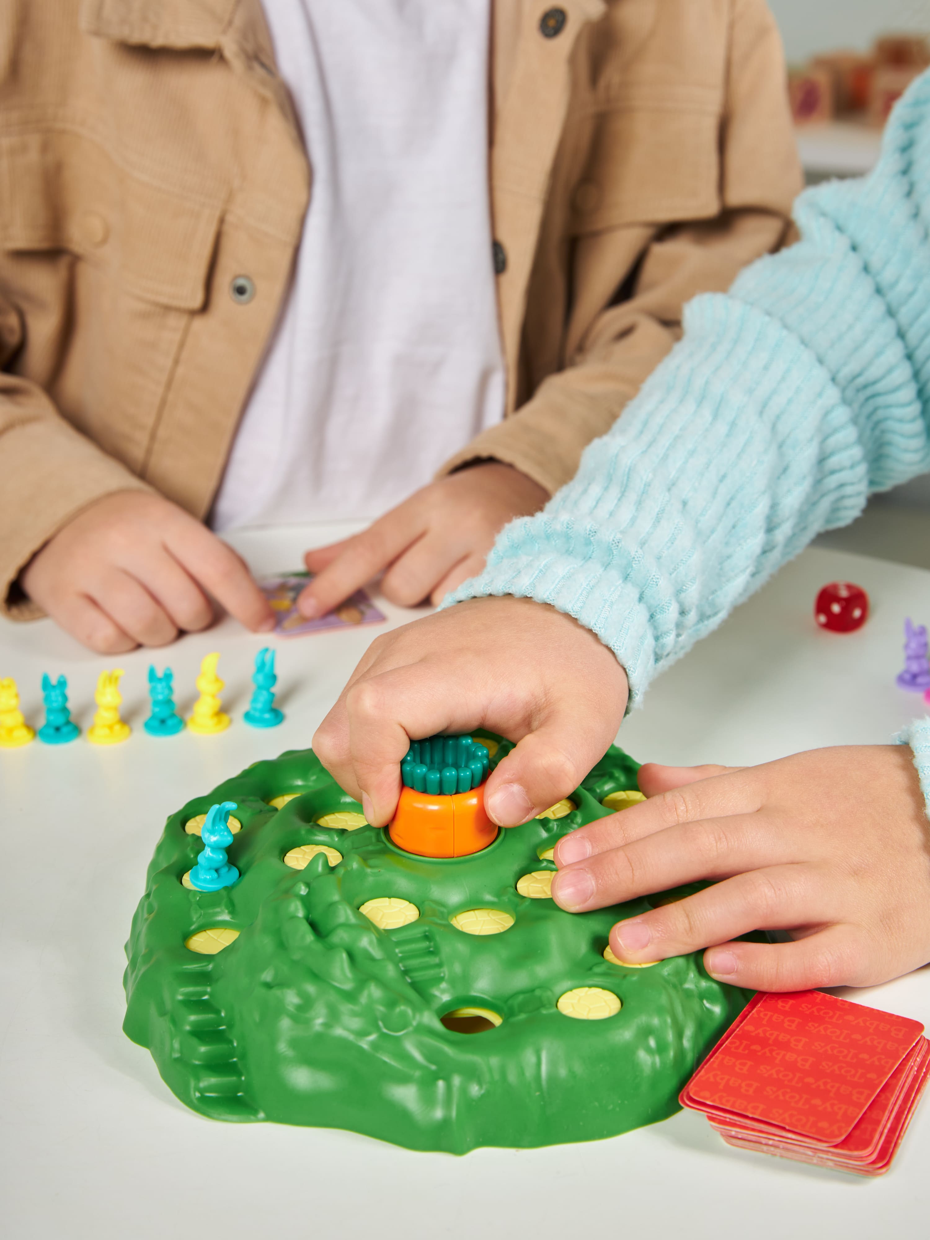 Игра "погоня за морковкой" (baby toys)