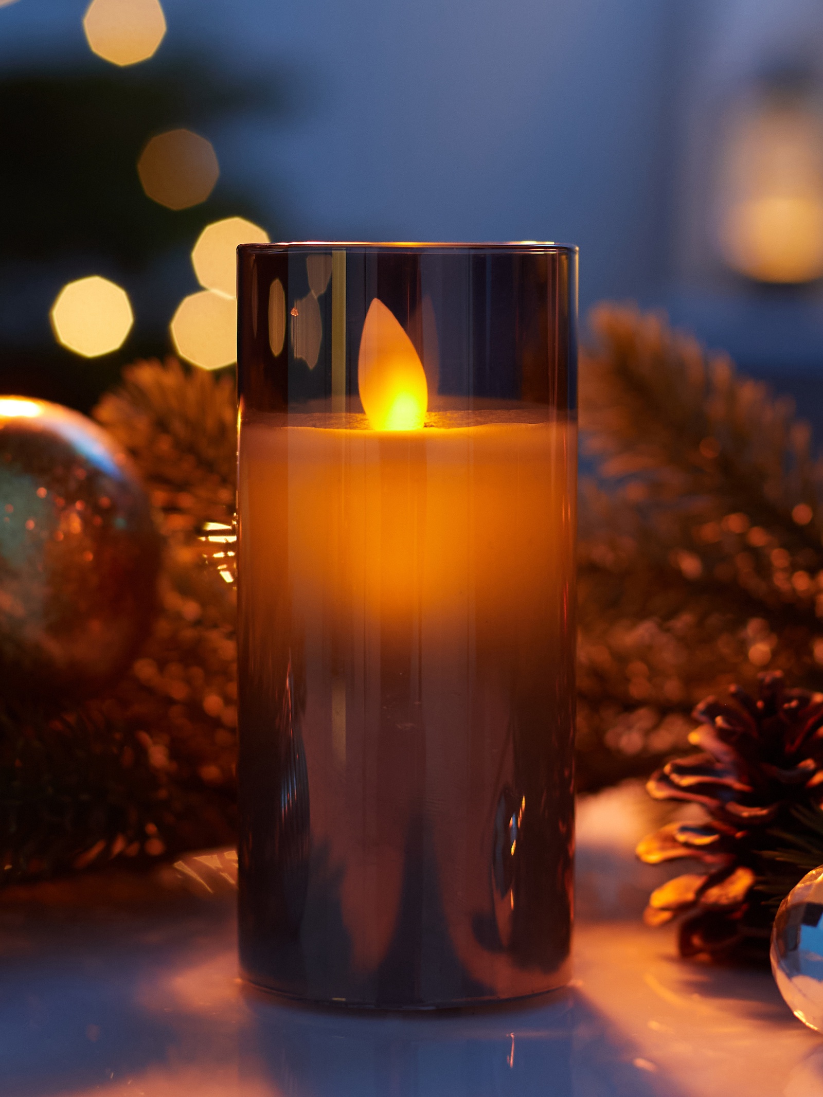 фигура светодиодная свеча "серебристая" 12х5,5см на батарейках Фигура светодиодная свеча "серебристая" 12х5,5см на батарейках