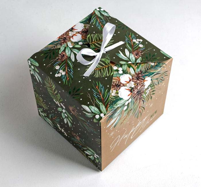 Коробка подарочная "волшебства" 18х18х18см