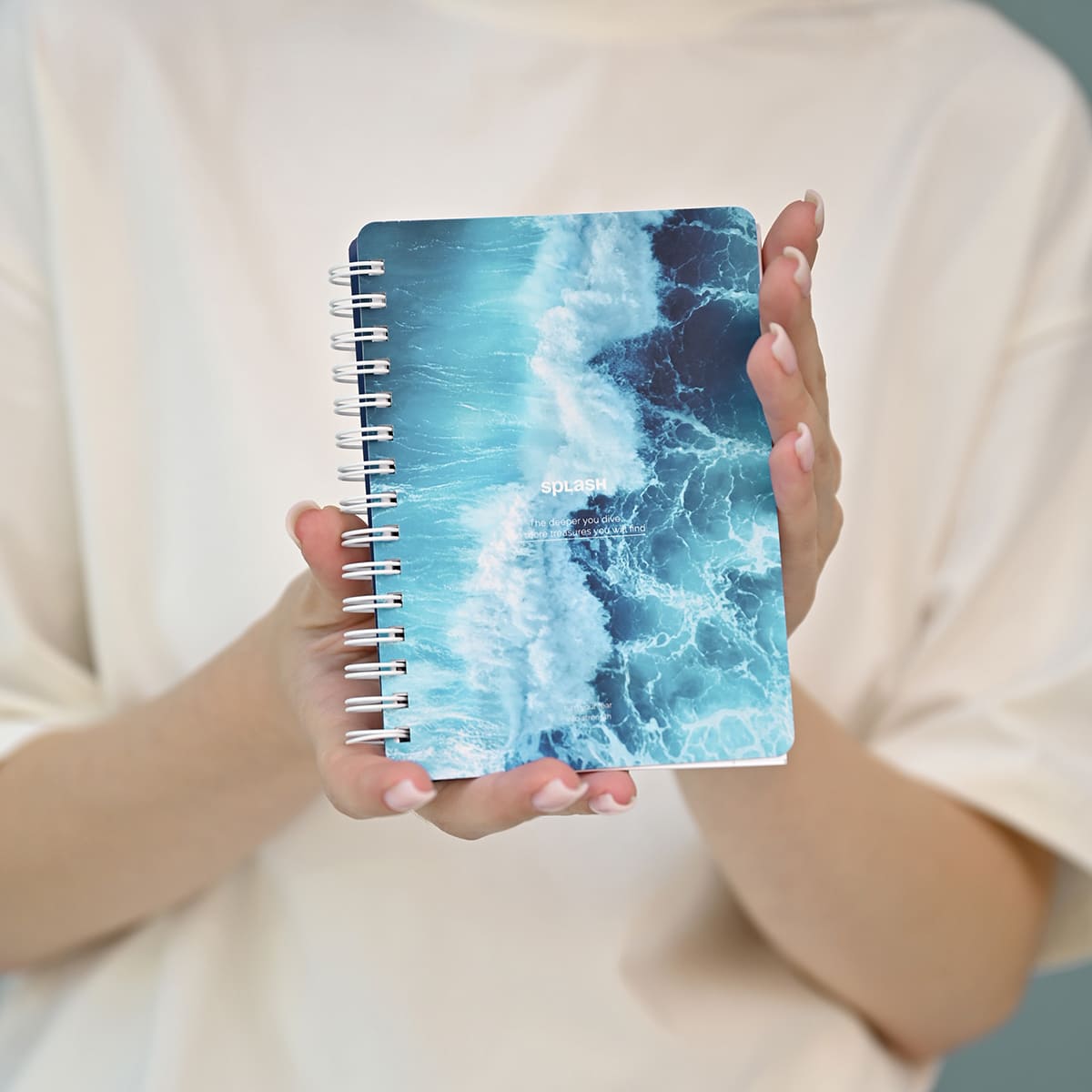 Блокнот а6 спираль 120л. кл. "ocean. брызги" (be smart)