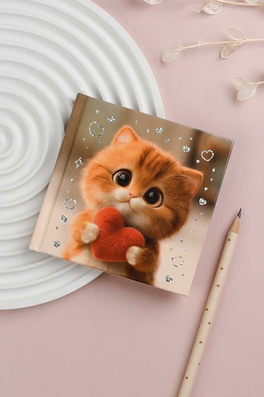 Книжка записная 105х105мм тв.обл. 48л. кл. "котик с сердечком" (феникс+) глянц.лам.,тиснен.фольгой